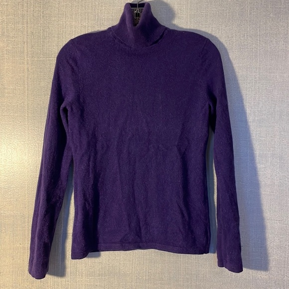 LORD & TAYLOR 100% Cashmere Turtleneck - Picture 1 of 7